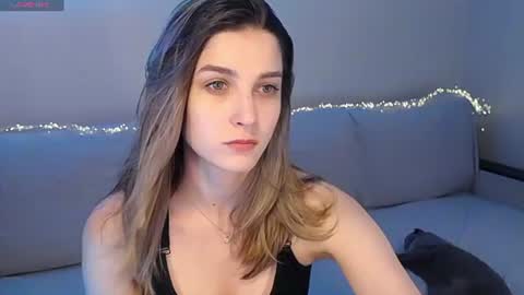 Snapshot of abigailwills chatting on August 7, 1:02 pm Abigail online show from August 7, 1:02 pm