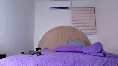 Abigail online show from December 5, 3:04 am