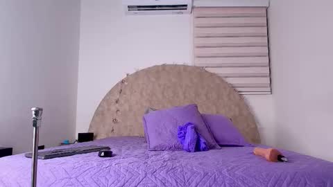 Abigail online show from December 17, 3:01 am