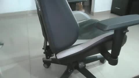 abraca402512 online show from June 15, 4:42 pm