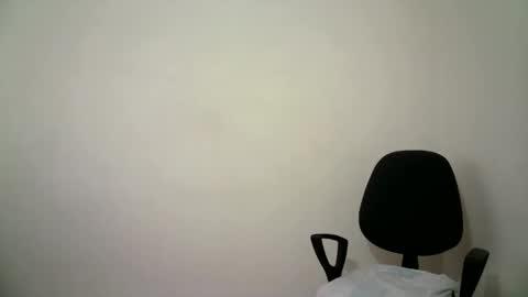 abril__ass online show from February 18, 2:27 pm