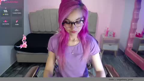 abril_ch_ online show from October 16, 10:49 am