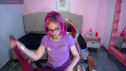 abril_ch_ online show from October 20, 10:38 am