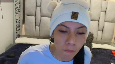 Snapshot of abril_fox__ chatting on March 17, 12:19 pm Abril Fox online show from March 17, 12:19 pm