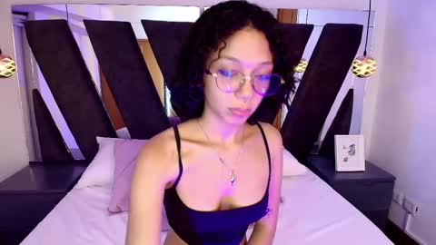  Abril  online show from February 10, 11:34 pm