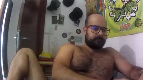 Snapshot of absinnto2016 chatting on April 14, 5:41 pm Luke 33 online show from April 14, 5:41 pm