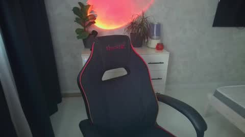 Nick online show from October 4, 12:47 pm