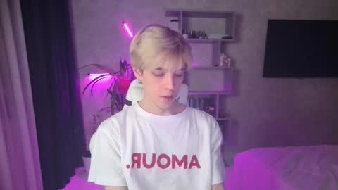 Nick online show from February 10, 4:22 pm