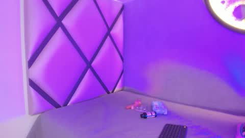 Snapshot of aby_tayloor chatting on December 3, 12:14 pm Aby online show from December 3, 12:14 pm