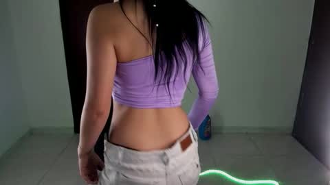 Snapshot of abyy_thomson chatting on February 4, 2:06 am abyy_thomson online show from February 4, 2:06 am