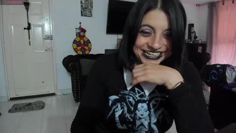 Snapshot of acid_alice666 chatting on December 13, 9:41 pm Alice online show from December 13, 9:41 pm