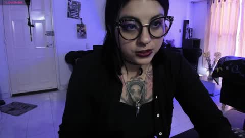 Snapshot of acid_alice666 chatting on January 18, 6:43 pm Alice online show from January 18, 6:43 pm