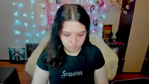 Snapshot of acid_kate chatting on May 7, 12:49 am Kate online show from May 7, 12:49 am