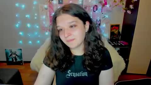 Snapshot of acid_kate chatting on June 5, 11:32 pm Kate online show from June 5, 11:32 pm