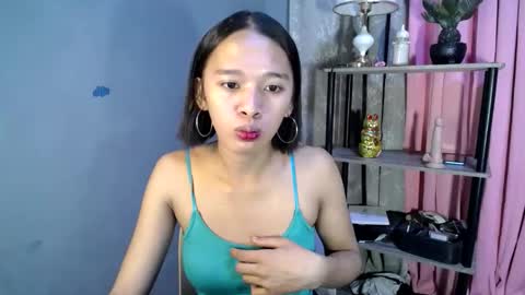 Snapshot of acyl_quixx chatting on February 4, 9:52 pm acyl_quixx online show from February 4, 9:52 pm