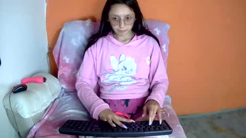 Ada naugthy28 online show from June 11, 9:57 pm