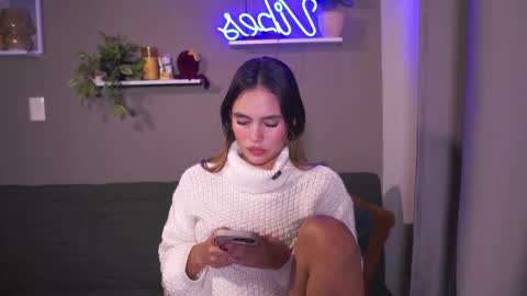 Snapshot of adahara_miller chatting on November 21, 4:00 am Adahara online show from November 21, 4:00 am