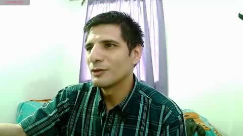 Snapshot of adam_arango chatting on December 18, 7:31 pm Adam online show from December 18, 7:31 pm