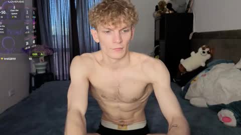 adam_chriss online show from October 19, 9:10 am