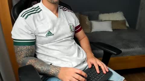 adam clarke online show from June 11, 2:53 am