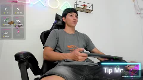 Snapshot of adam_clay21 chatting on February 6, 7:51 pm ADAM online show from February 6, 7:51 pm