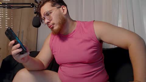 Snapshot of adam_coxxx chatting on December 3, 12:25 pm adam_coxxx online show from December 3, 12:25 pm