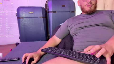 Snapshot of adam_coxxx chatting on July 16, 11:38 am adam_coxxx online show from July 16, 11:38 am