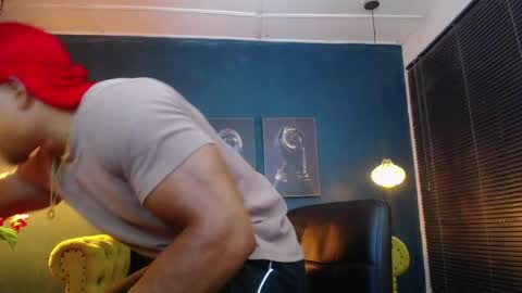 adam_fit19cm online show from April 26, 1:36 am