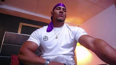 adam_fit19cm online show from May 1, 1:32 am