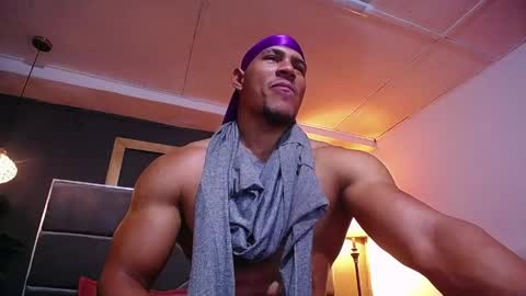 adam_fit19cm online show from May 2, 2:11 pm