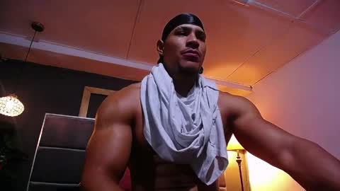 adam_fit19cm online show from May 5, 1:52 pm