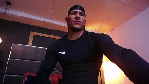 adam_fit19cm online show from May 6, 2:00 pm