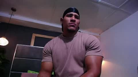 adam_fit19cm online show from May 31, 2:13 pm