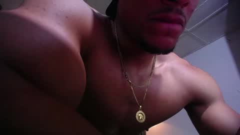 adam_fit19cm online show from May 31, 6:09 pm