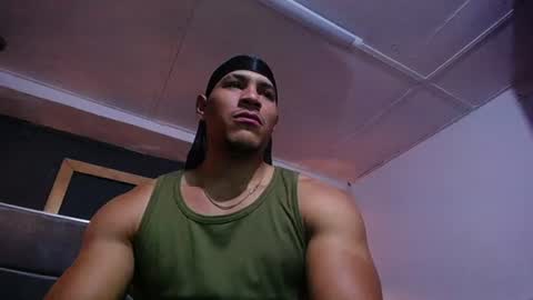 adam_fit19cm online show from June 15, 2:30 pm