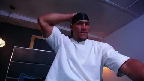 adam_fit19cm online show from July 4, 1:50 pm
