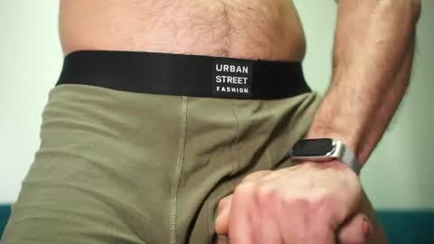 adam_fucks online show from April 22, 4:04 am