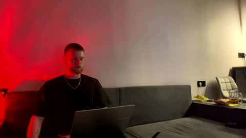 Snapshot of adam_ice chatting on April 6, 6:20 pm Arthur and Adam online show from April 6, 6:20 pm