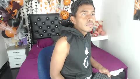 adam_morgan2 online show from October 12, 3:55 pm