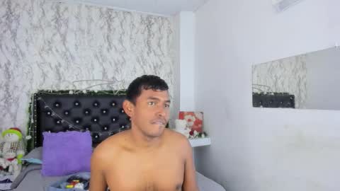 adam_morgan2 online show from December 15, 1:37 pm