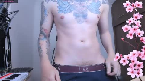 Snapshot of adam_rocket chatting on February 22, 1:40 am Adam online show from February 22, 1:40 am