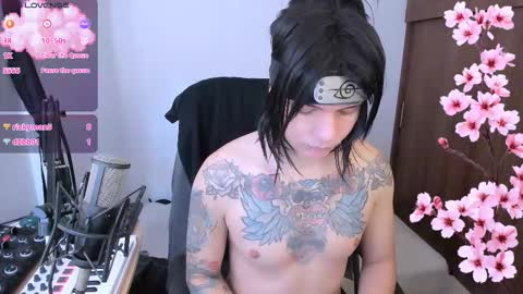 Snapshot of adam_rocket chatting on March 18, 3:26 pm Adam online show from March 18, 3:26 pm