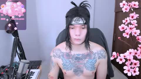 Snapshot of adam_rocket chatting on March 25, 3:29 pm Adam online show from March 25, 3:29 pm