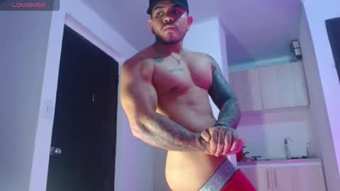 adam shilder7 online show from January 16, 3:32 am