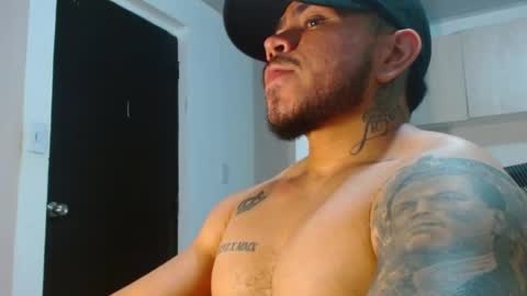 adam shilder7 online show from April 25, 1:52 am