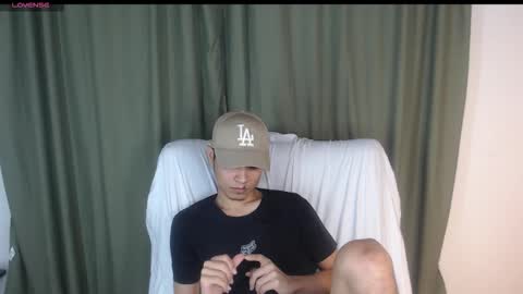 Snapshot of adam_sinclair chatting on November 4, 4:11 am adam_sinclair online show from November 4, 4:11 am