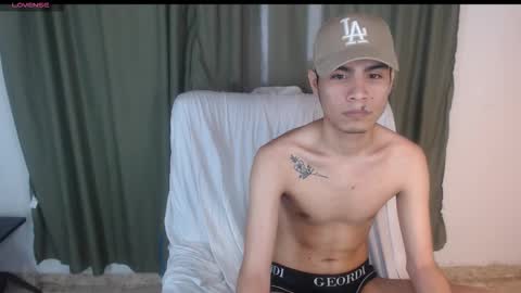 Snapshot of adam_sinclair chatting on November 4, 5:01 pm adam_sinclair online show from November 4, 5:01 pm