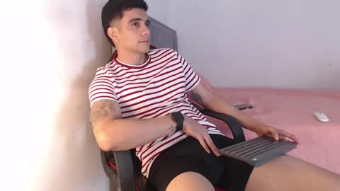 Snapshot of adama_soa chatting on April 21, 5:14 am Hello guys excuse my absence I will be absent for several days for health reasons I hope you understand thank you very much. online show from April 21, 5:14 am