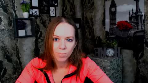 adamais_ online show from November 25, 9:09 am