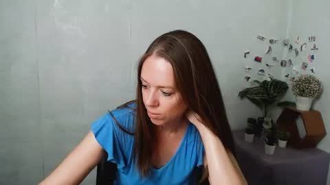 adamais_ online show from June 18, 9:14 am